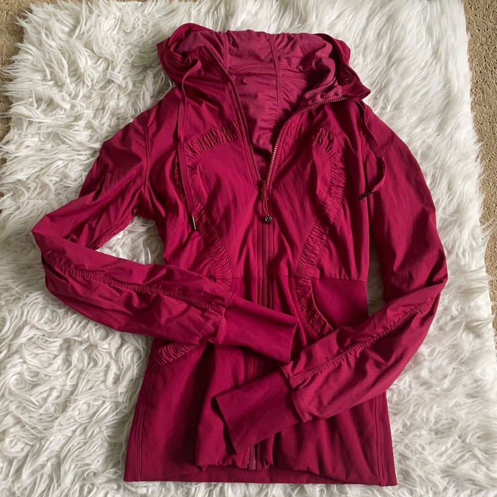 Lululemon magenta running jacket